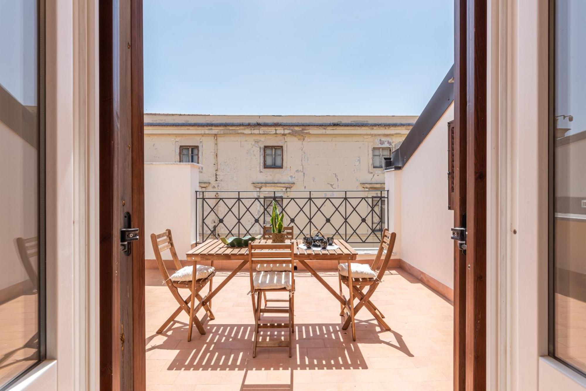 Oretea With Terrace By Wonderful Italy Apartment *