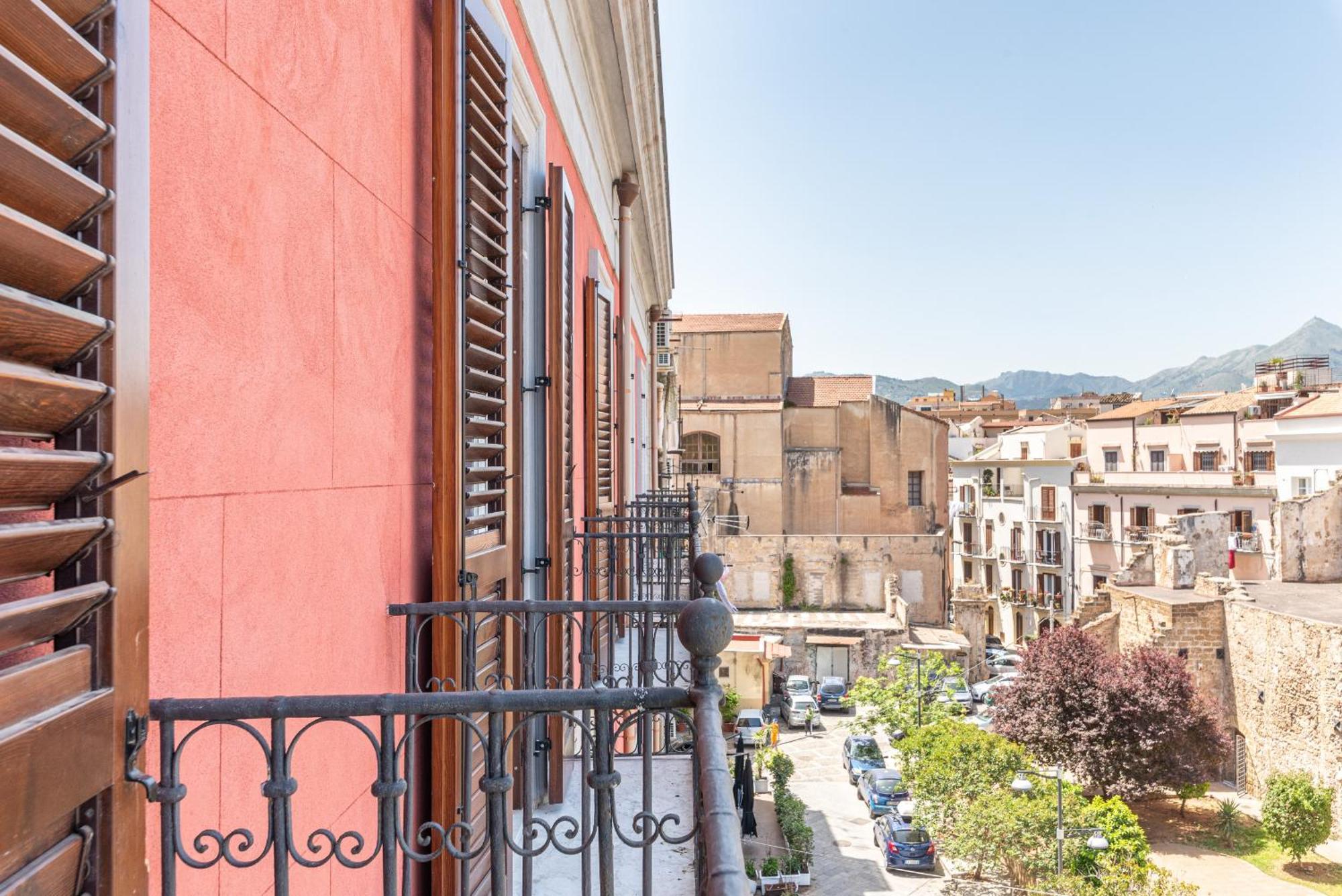 Oretea With Terrace By Wonderful Italy Apartment