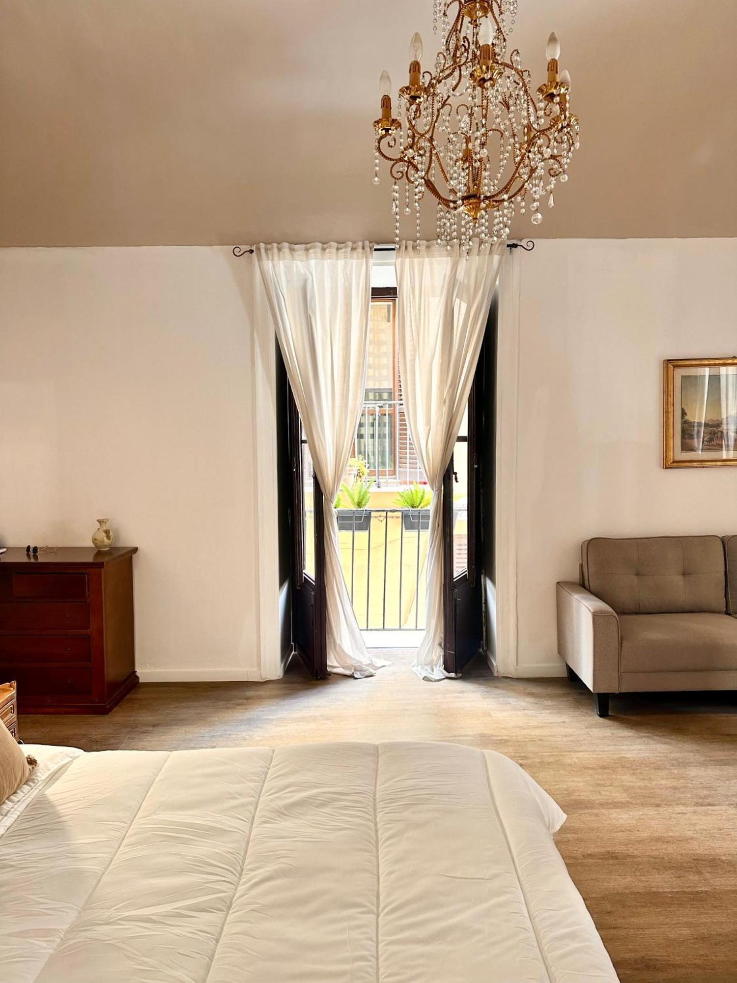 Kalsa Baroque Apartment