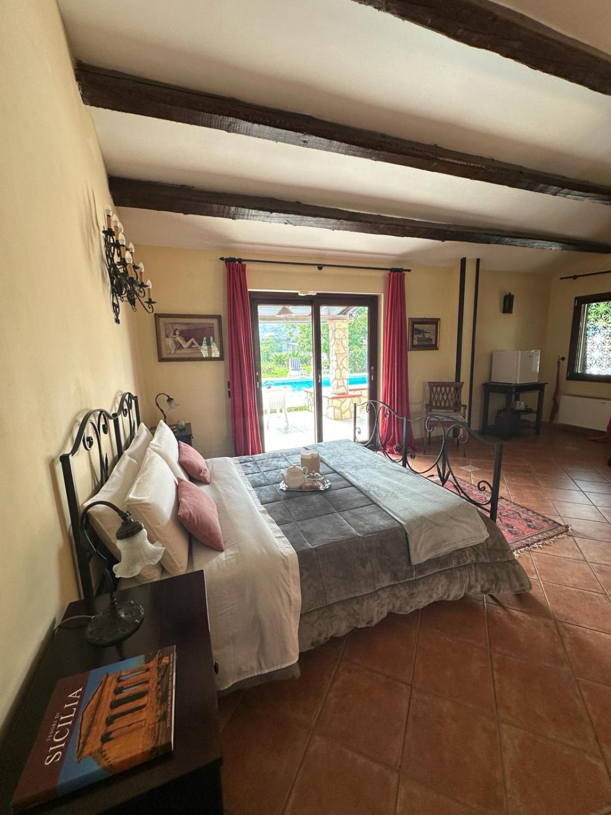 Inserra Deluxe Bed & Breakfast