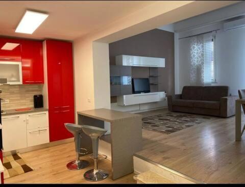 Prince Apartment *