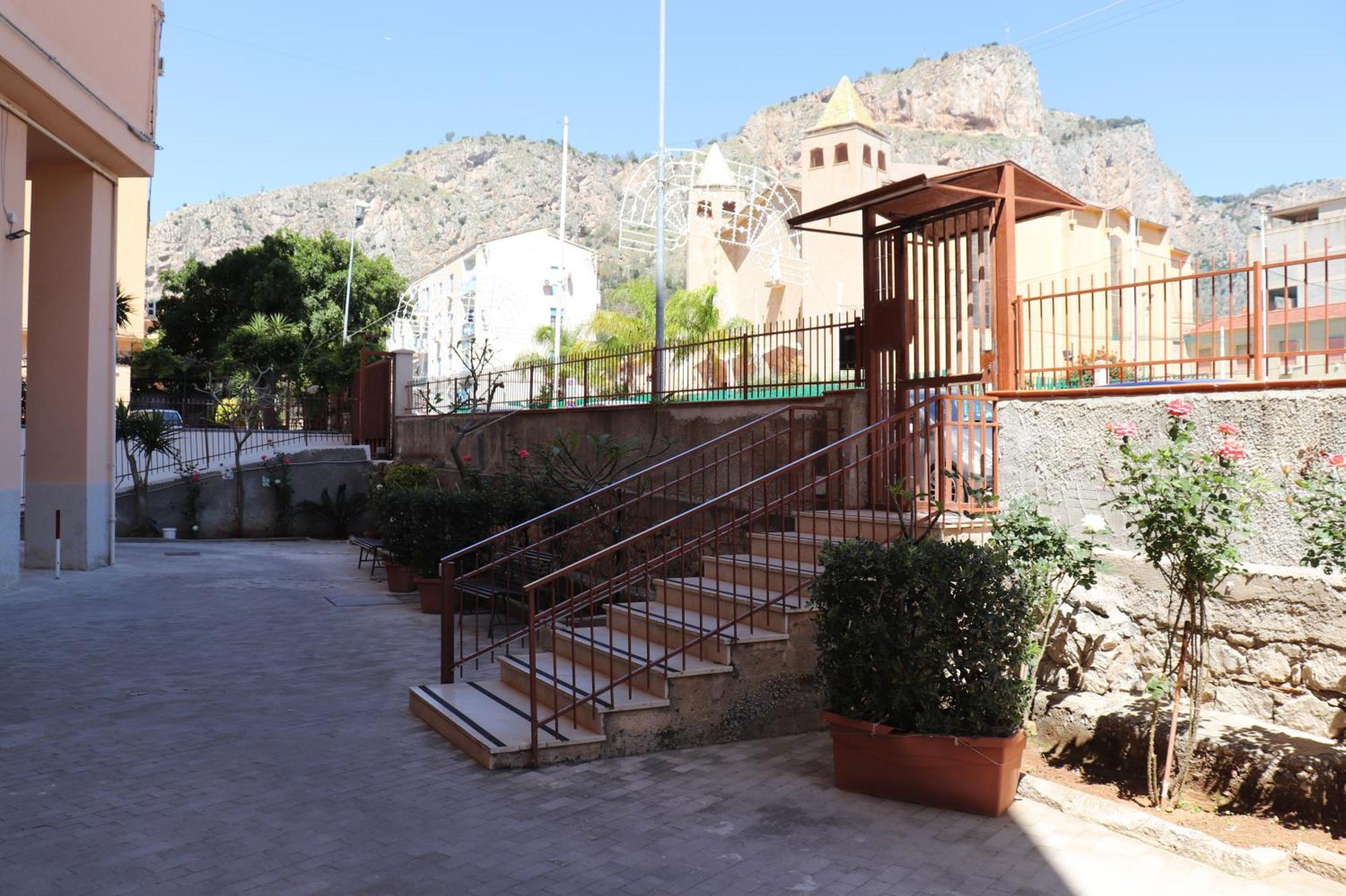 Rineddahouse Panoramico Vista Mare Con Parcheggio Privato Apartment Palermo