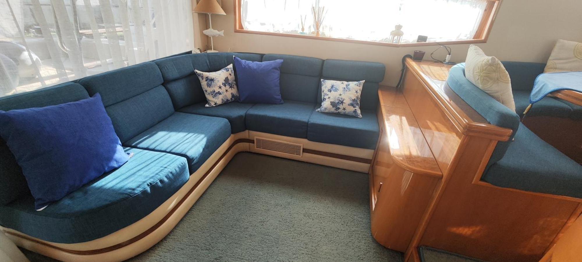 Botel Moonlight Houseboat *