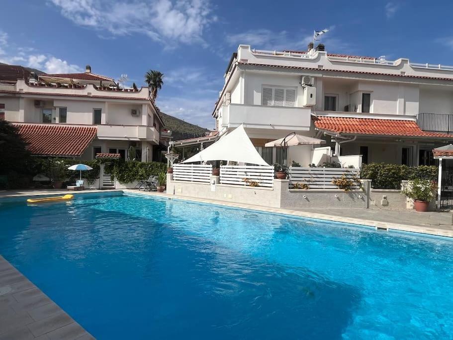 Apartment Full Semi-garden In At Mondello