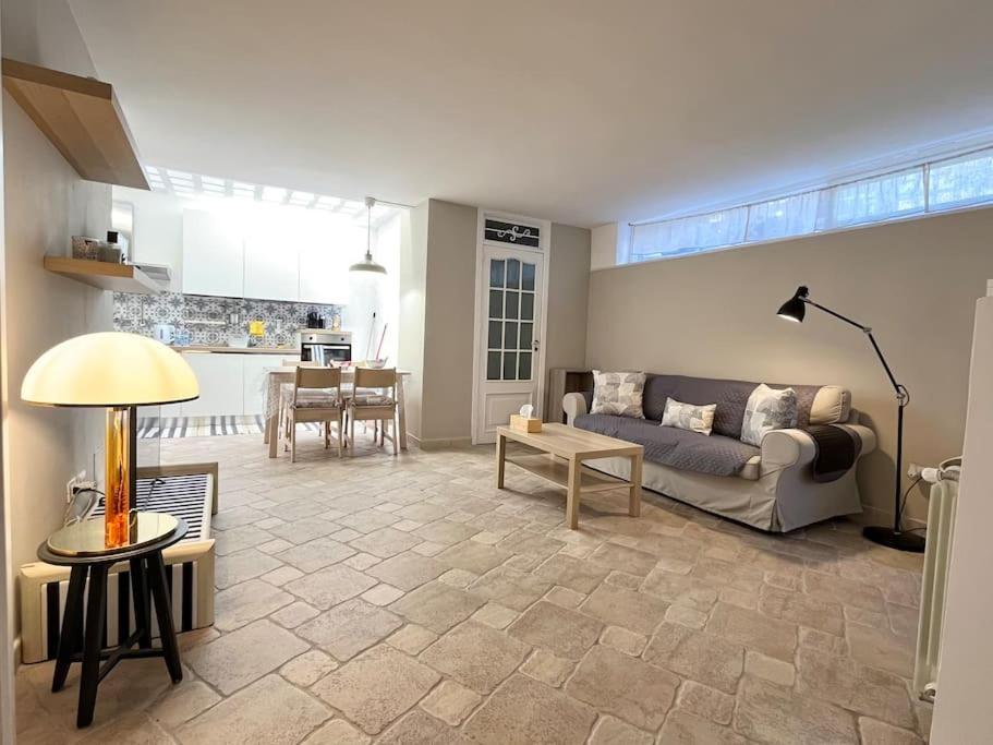 Apartment Full Semi-garden In At Mondello