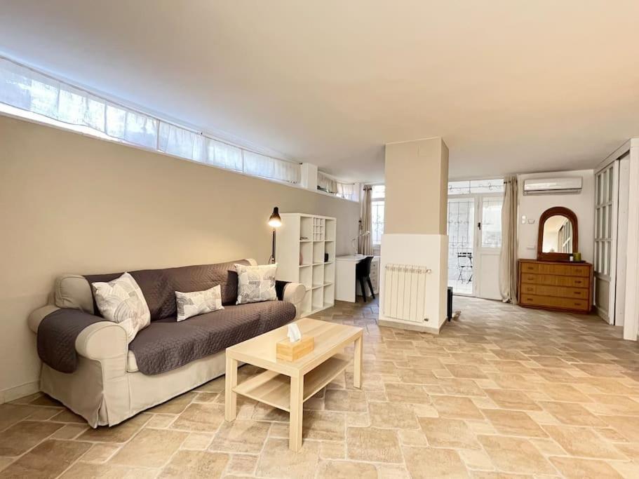 Apartment Full Semi-garden In At Mondello *