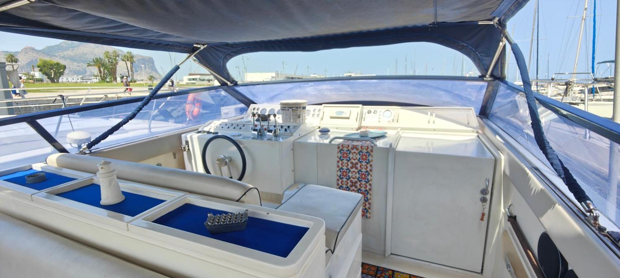 Desire Charming House Boat