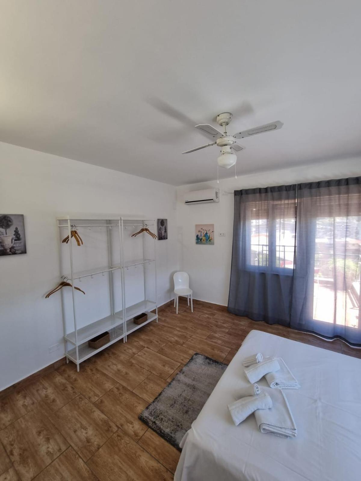 House & Free Parking By Perry-holiday * Palermo