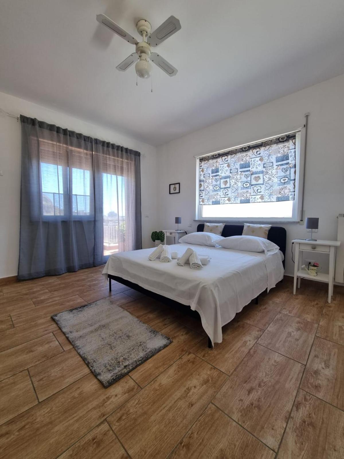 House & Free Parking By Perry-holiday Apartment Palermo