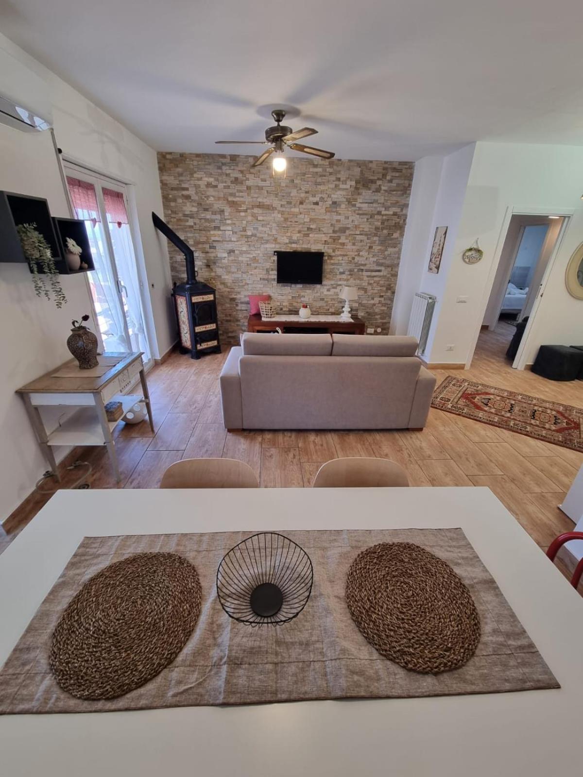 House & Free Parking By Perry-holiday Apartment Palermo