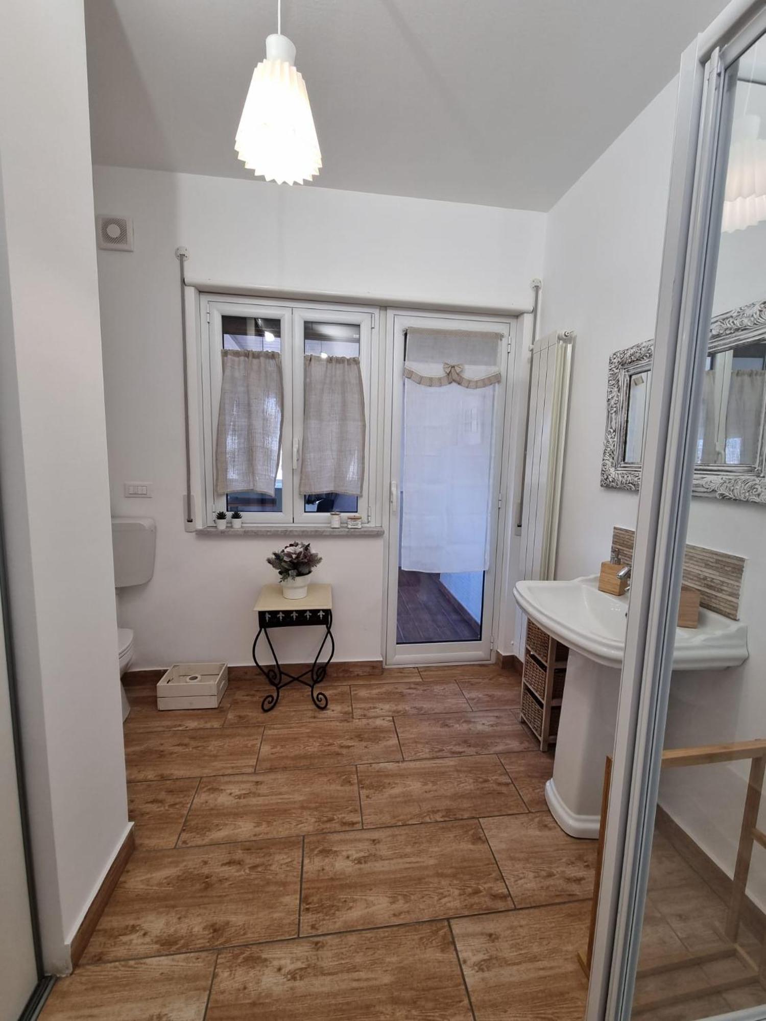 House & Free Parking By Perry-holiday Apartment Palermo