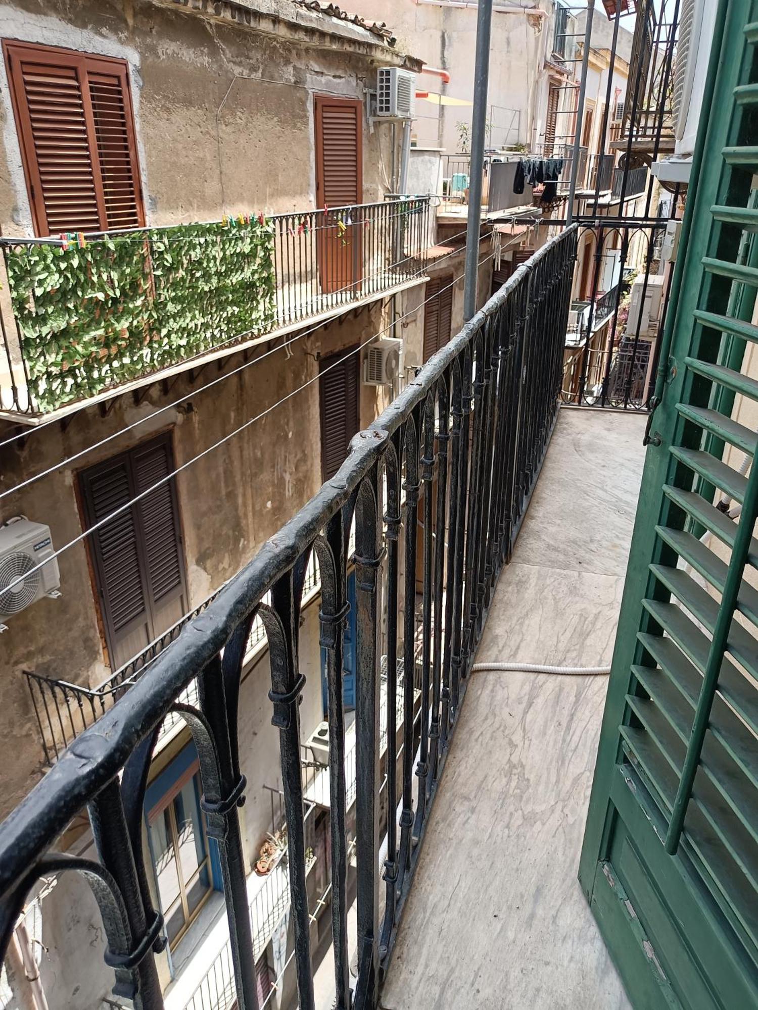 Quiet And Comfortable In Centre Palermo