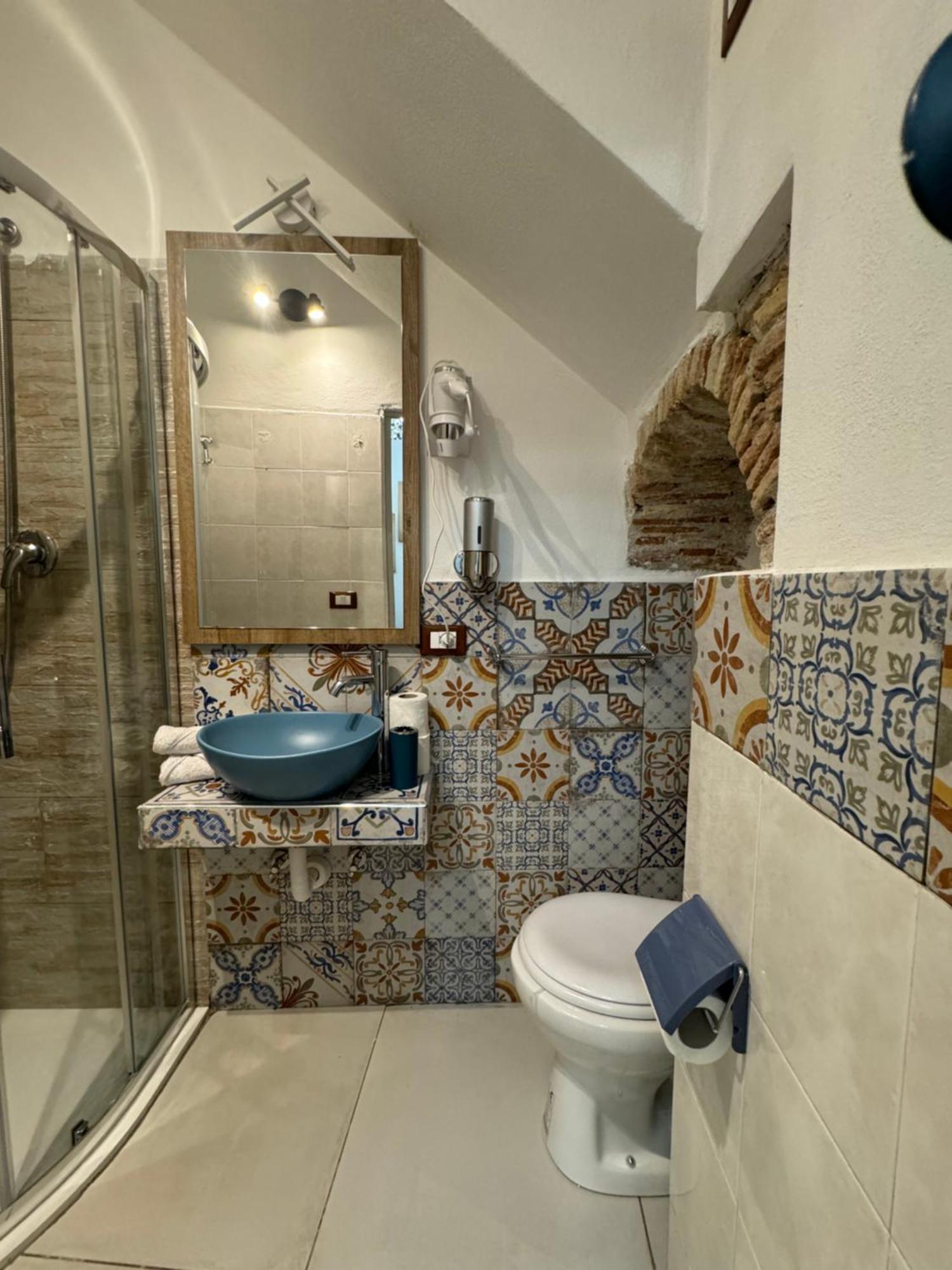 Caminneci Palace & Apartment *