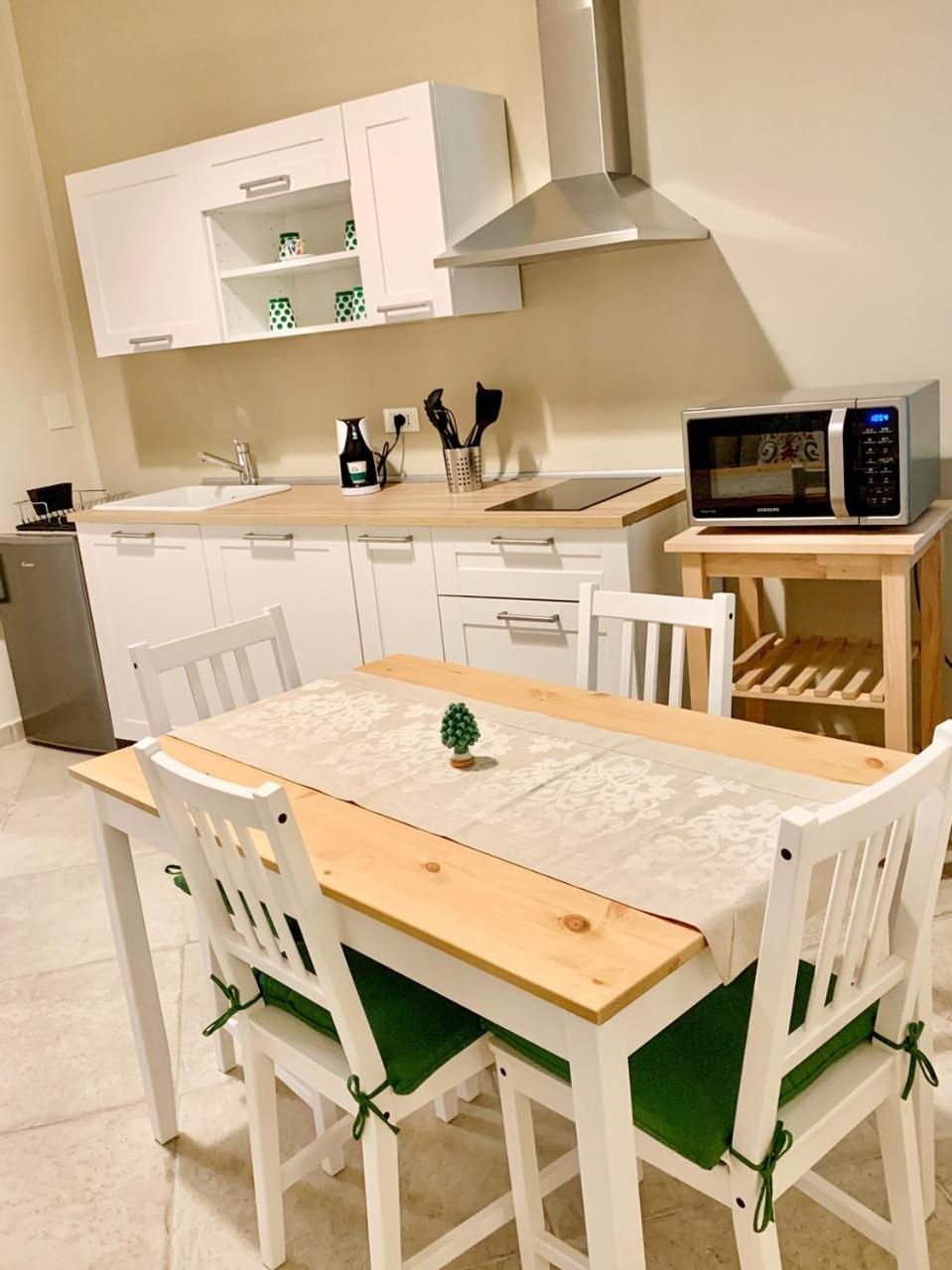 - Le Burnie Apartment