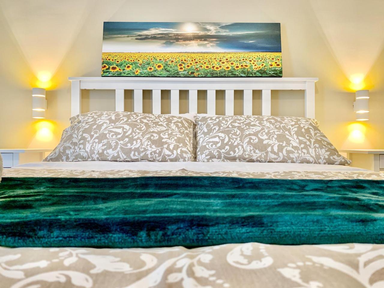 - Le Burnie Apartment Palermo