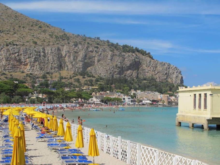 Casa Dei Sogni Mondello Villa *