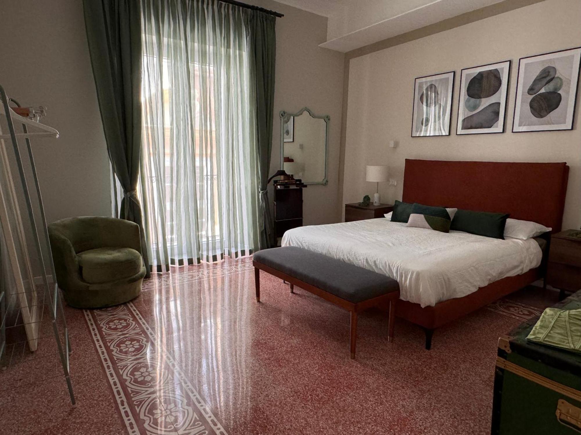 Luxury Cathedral Apartment Palermo