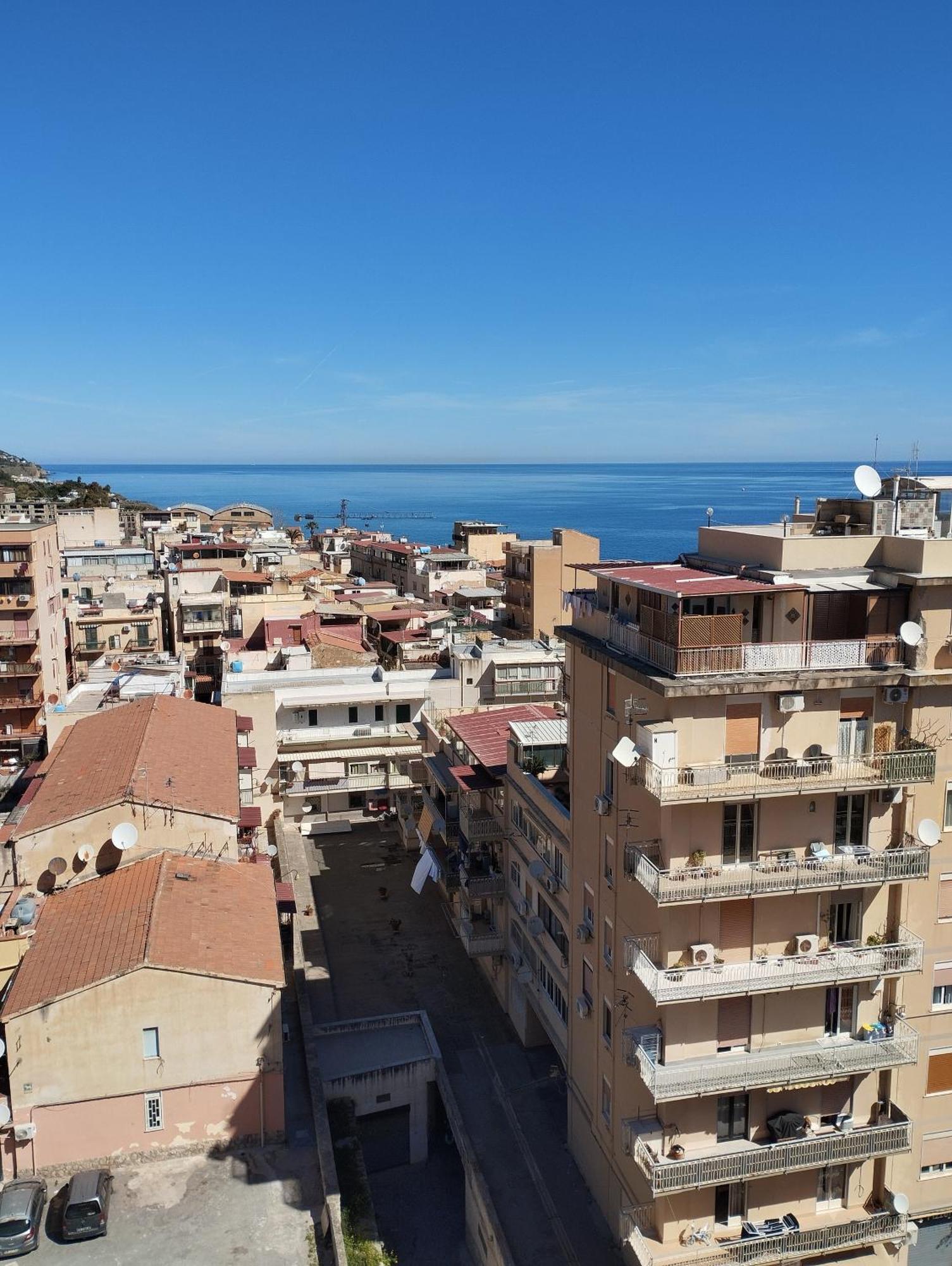 Rineddahouse Panoramico Vista Mare Con Parcheggio Privato Apartment *