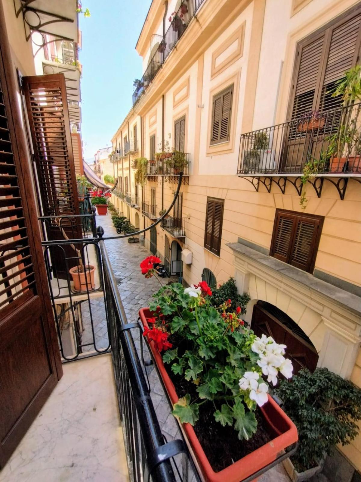 Apartment Domus Vetriera Palermo