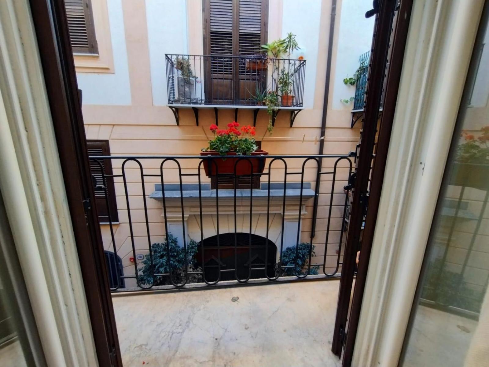 Domus Vetriera Apartment *