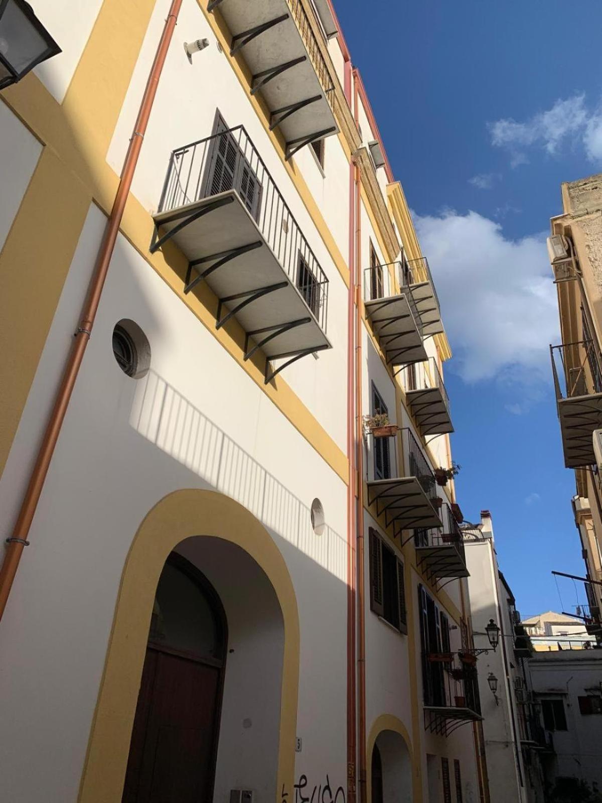 Calimero Luxury * Palermo