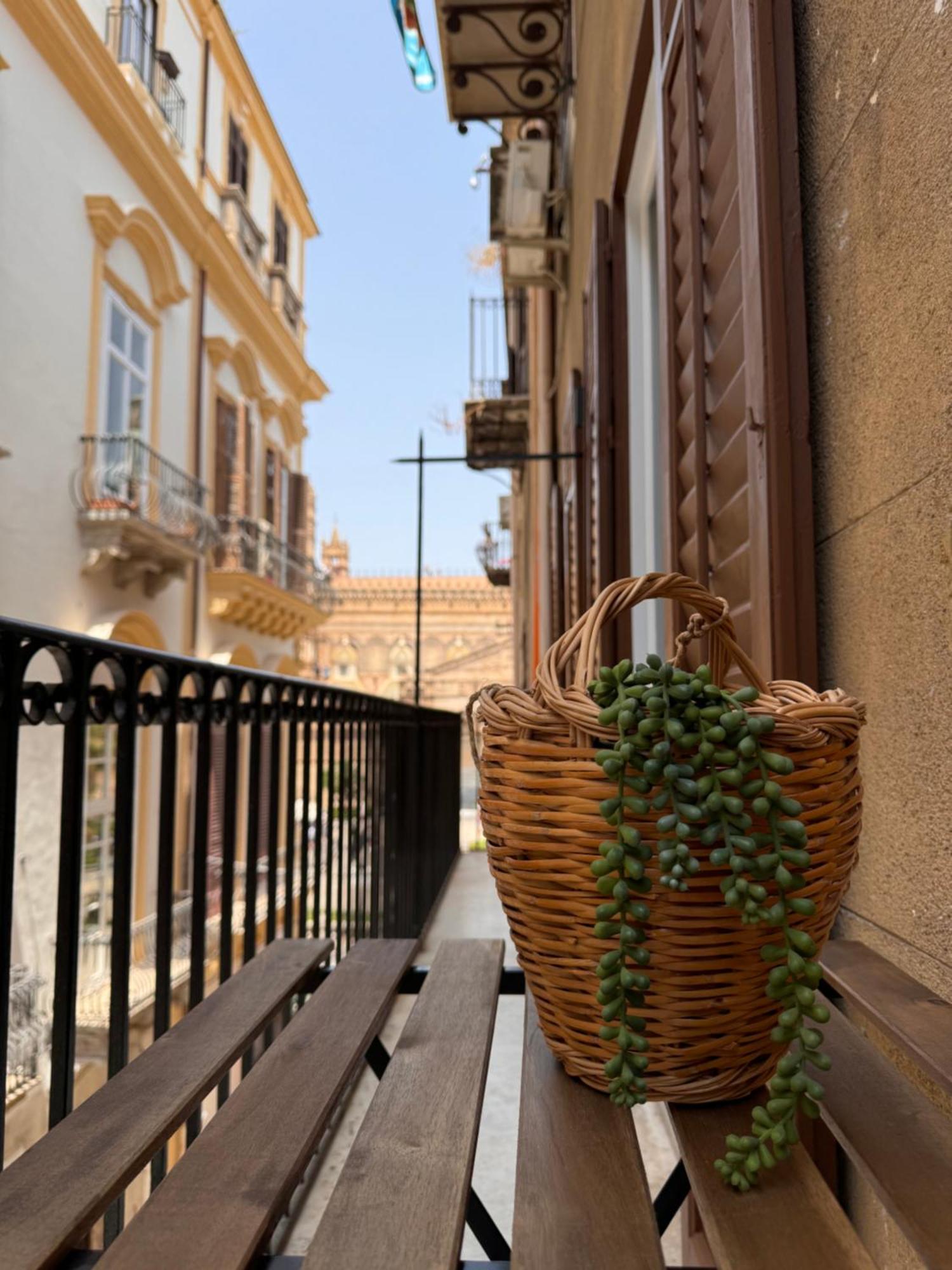Luxury Cathedral Apartment Palermo
