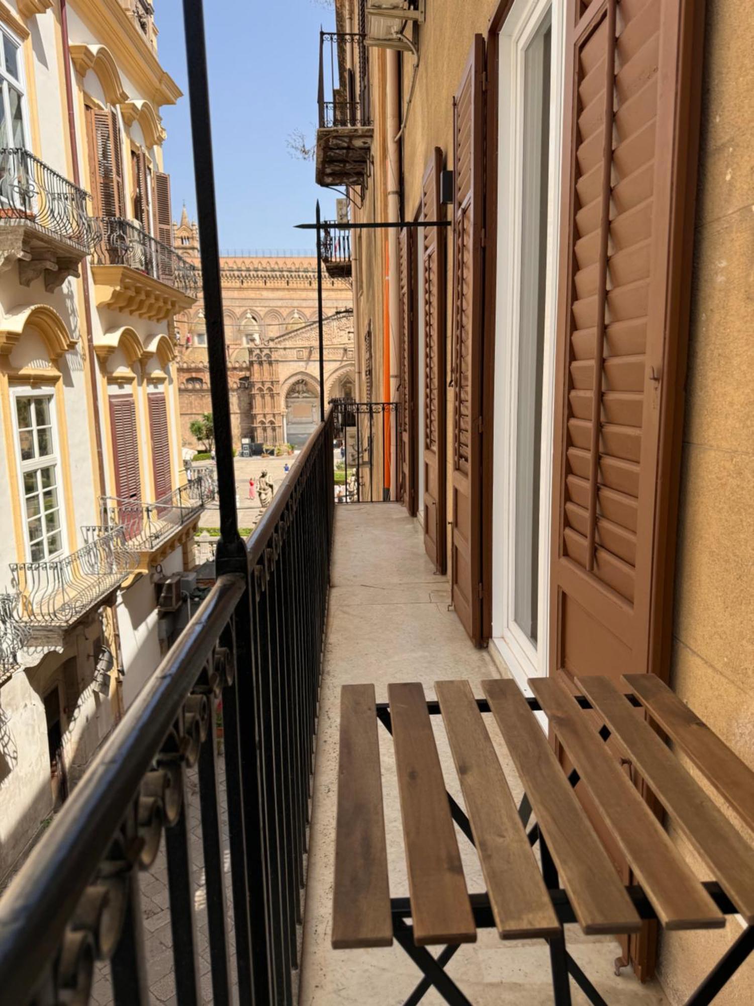 Luxury Cathedral Apartment Palermo