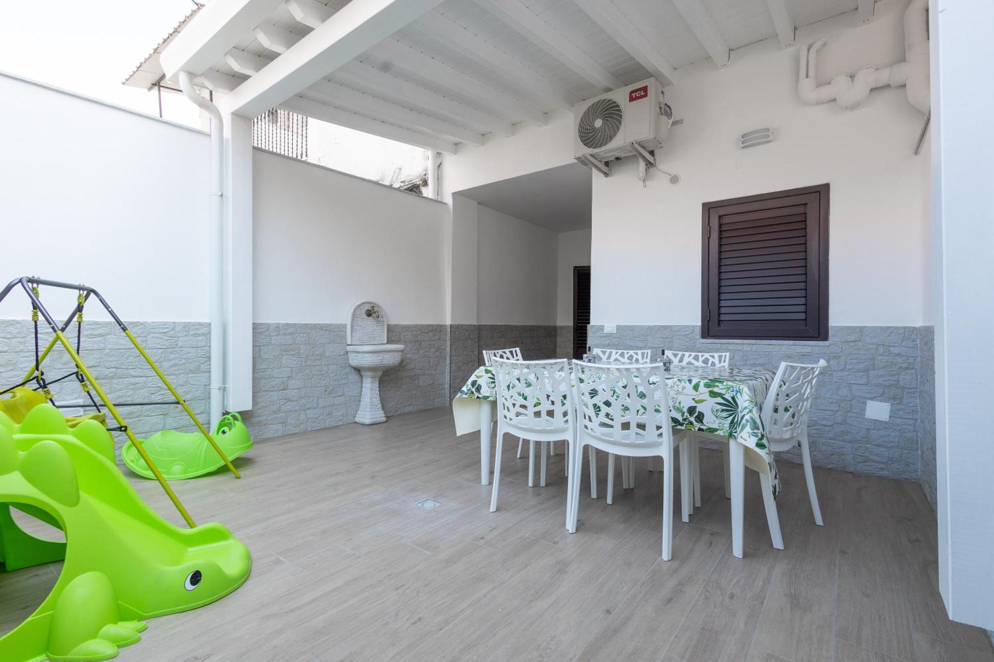 Ludo House - Charming Con Patio A Due Passi Dalla Cattedrale *