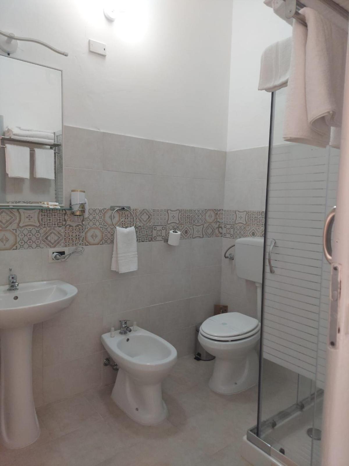 Lamphotel Militello Affittacamere Palermo