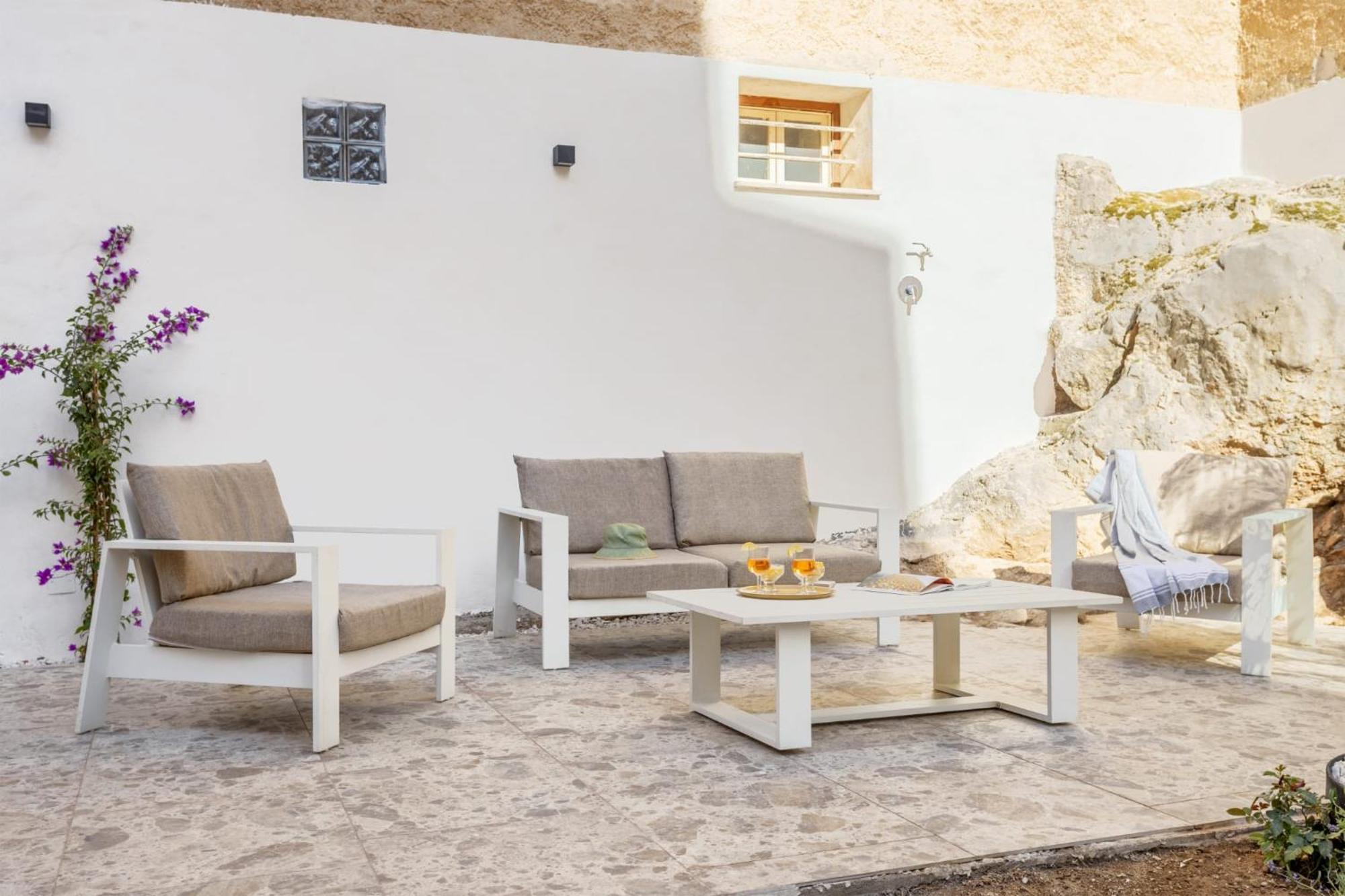 Travel - Arenella Holidays