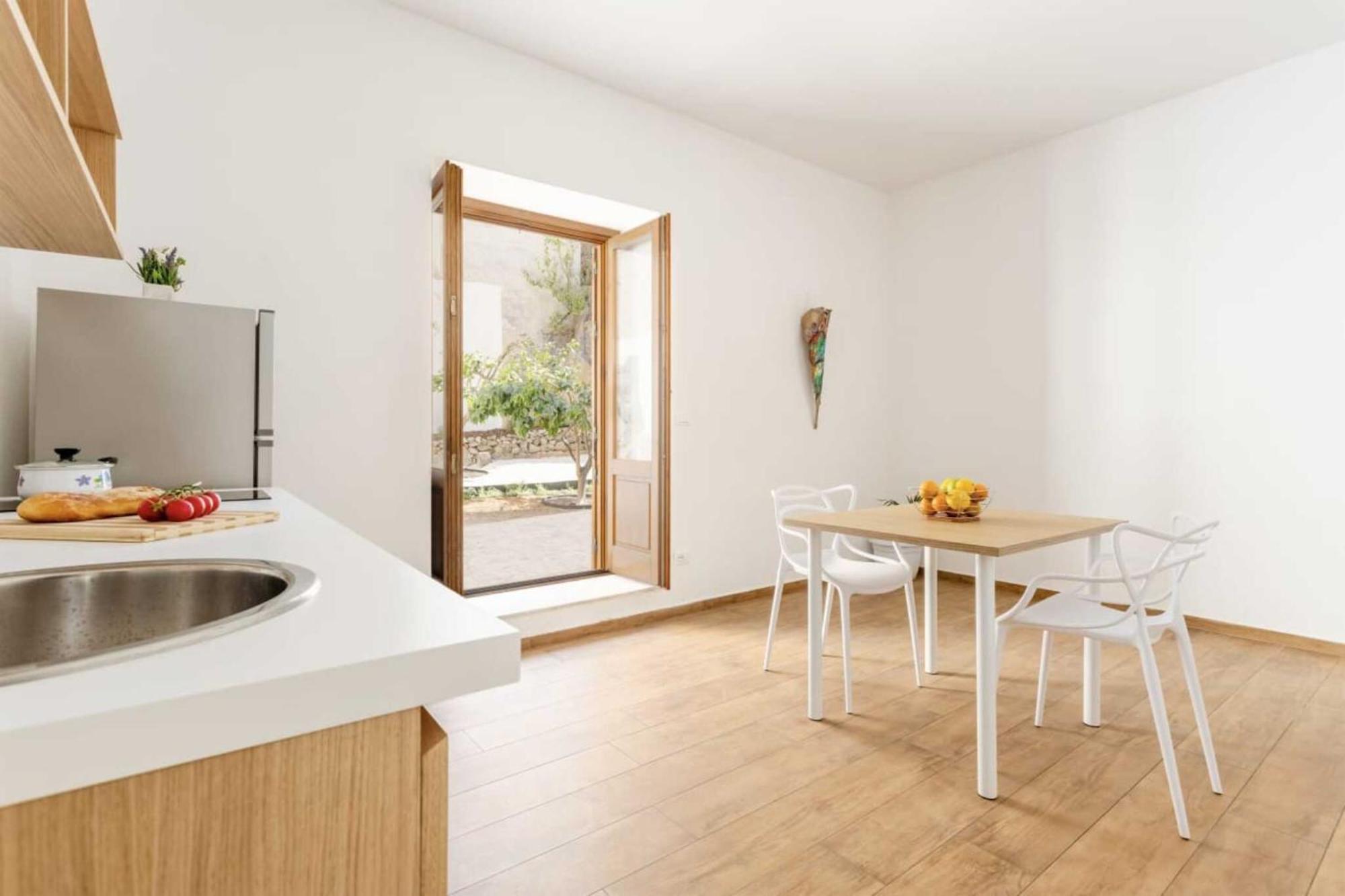 Travel - Arenella Holidays Holiday home