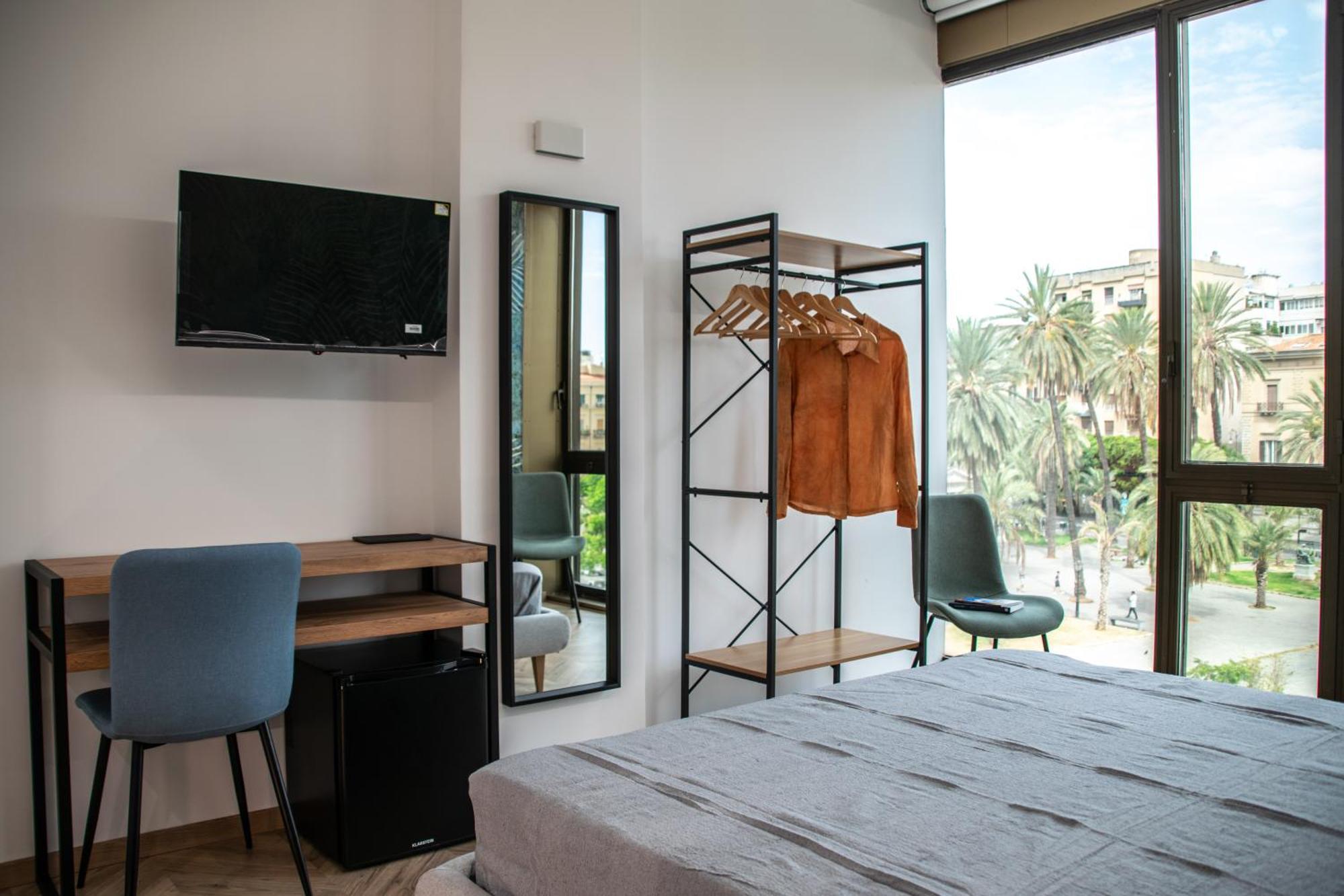 Politeama Crystal Gasthof Palermo
