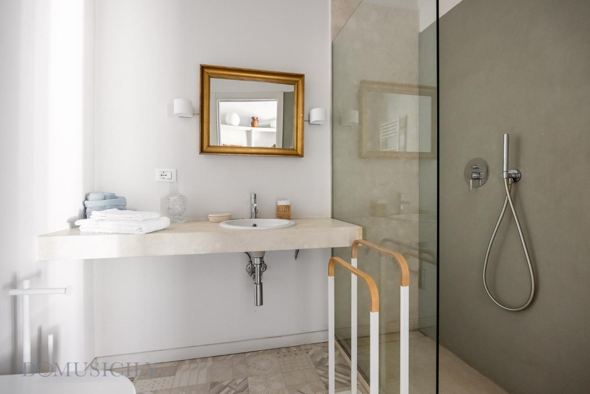 Apartment Palazzo Fatta By Domusicily