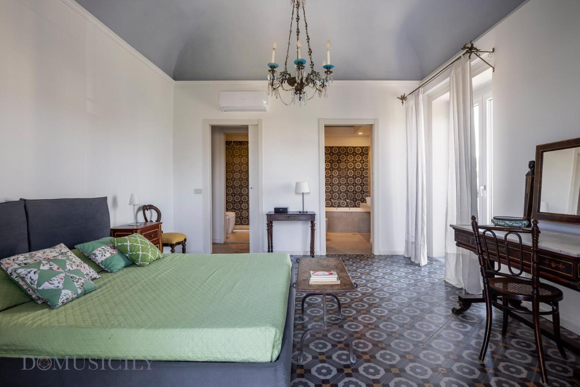 Palazzo Fatta By Domusicily