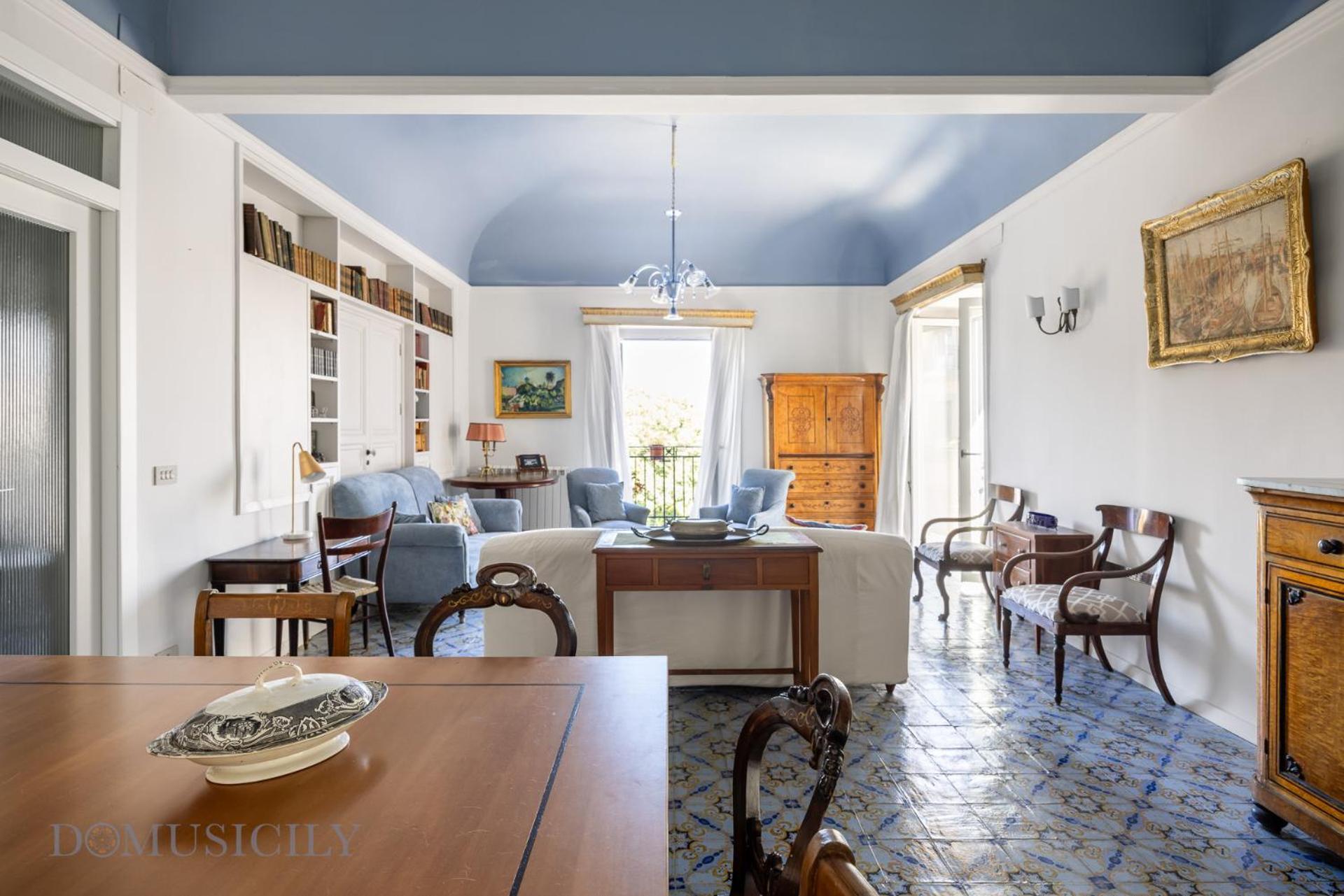 Apartment Palazzo Fatta By Domusicily