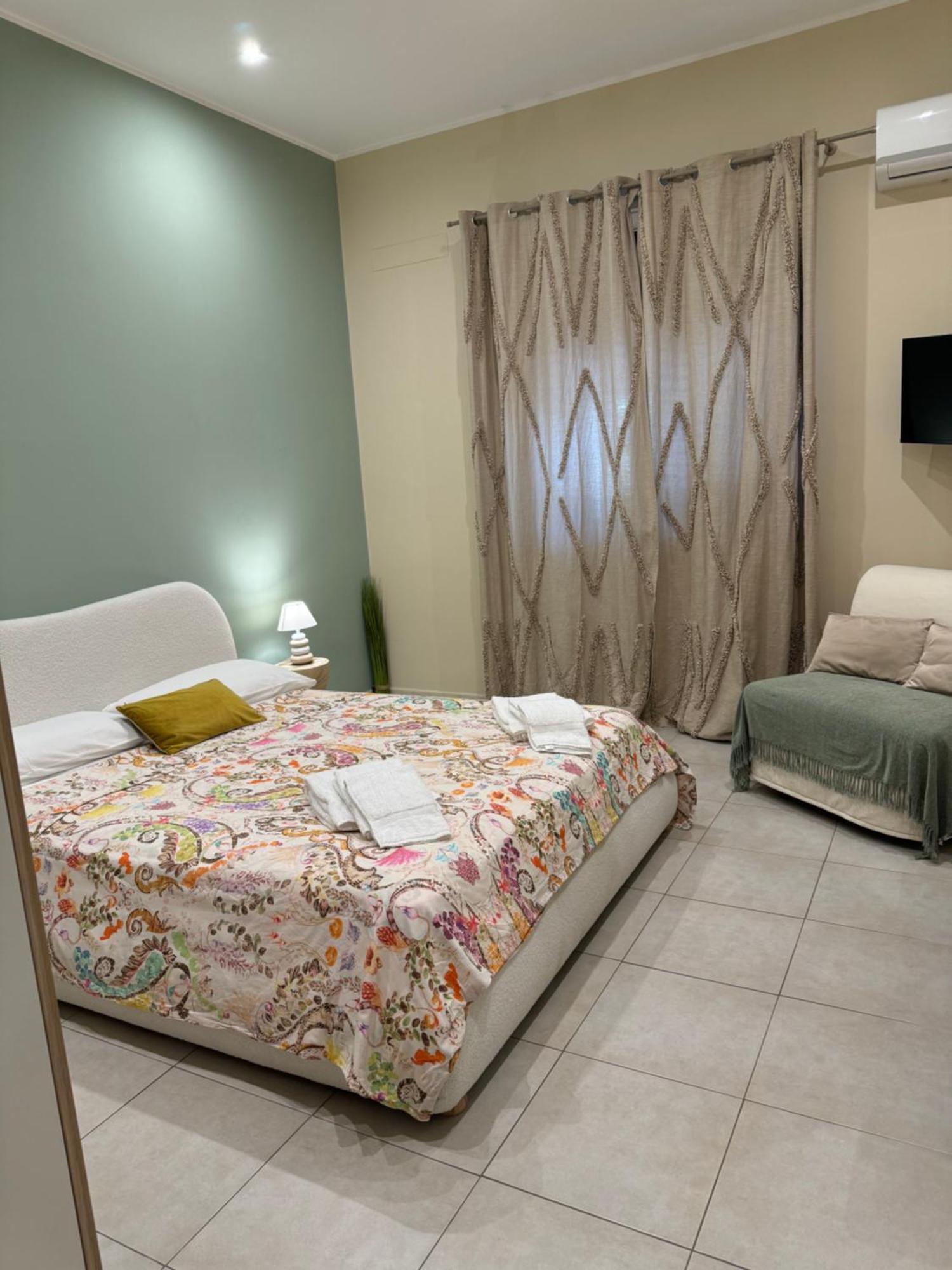 Domus Fysi Guest house *