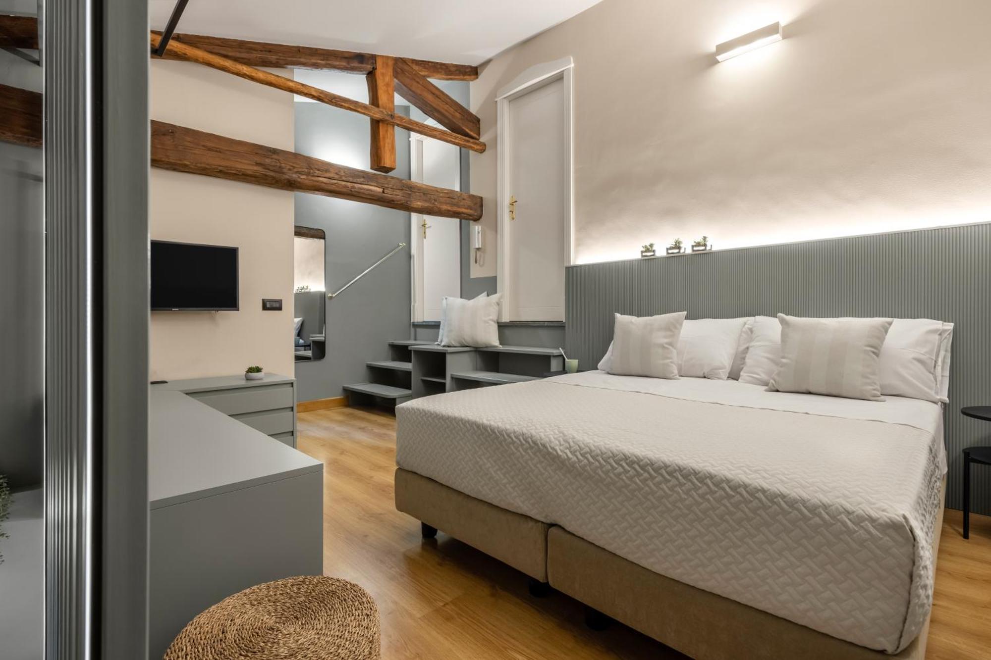 Cathedral Room&loft *
