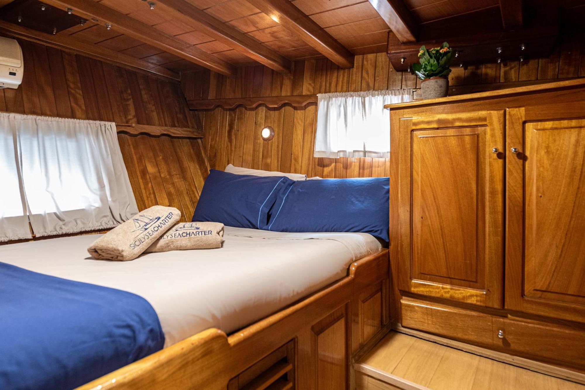 Bed & Breakfast Sicily Sea Charter Caicco Hande Capo Galera Palermo