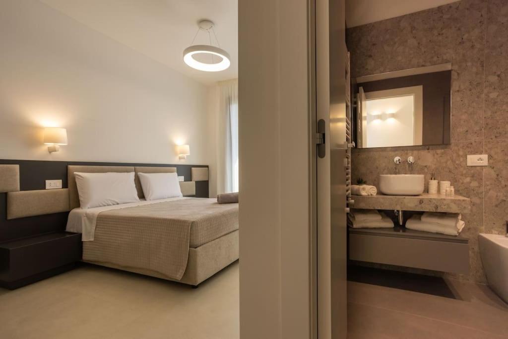Luxury Jacuzzi Nettuno Apartment