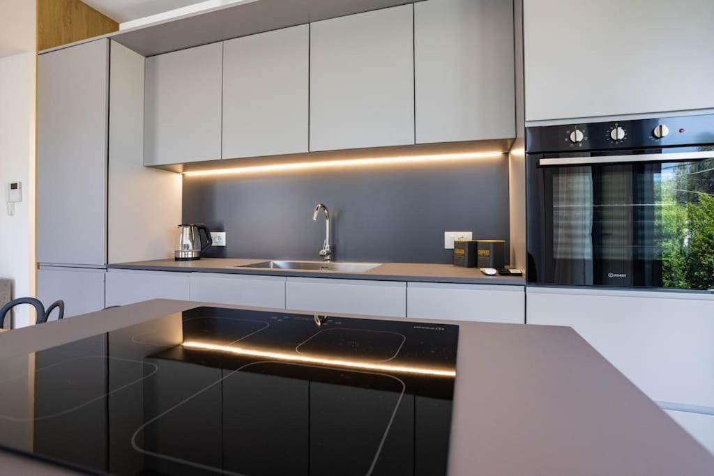 Apartment Luxury Jacuzzi Atena *