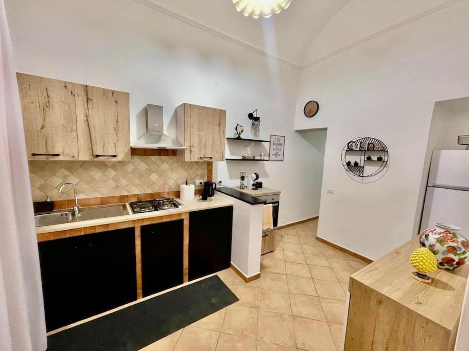 Casa Meravigghia Terrazzo ,giardino E Jacuzzi Apartment *