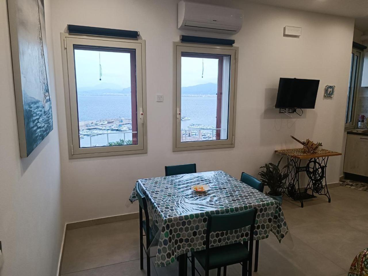 Apartment Rineddahouse Panoramico Vista Mare Con Parcheggio Privato *