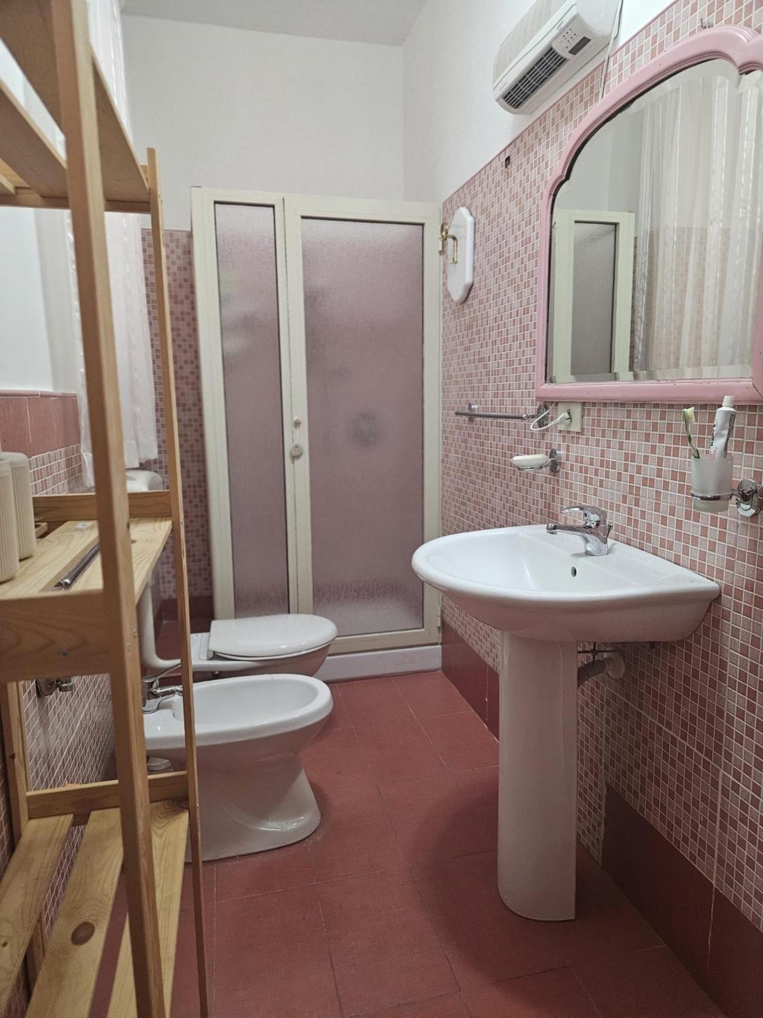 Therry Apartment *