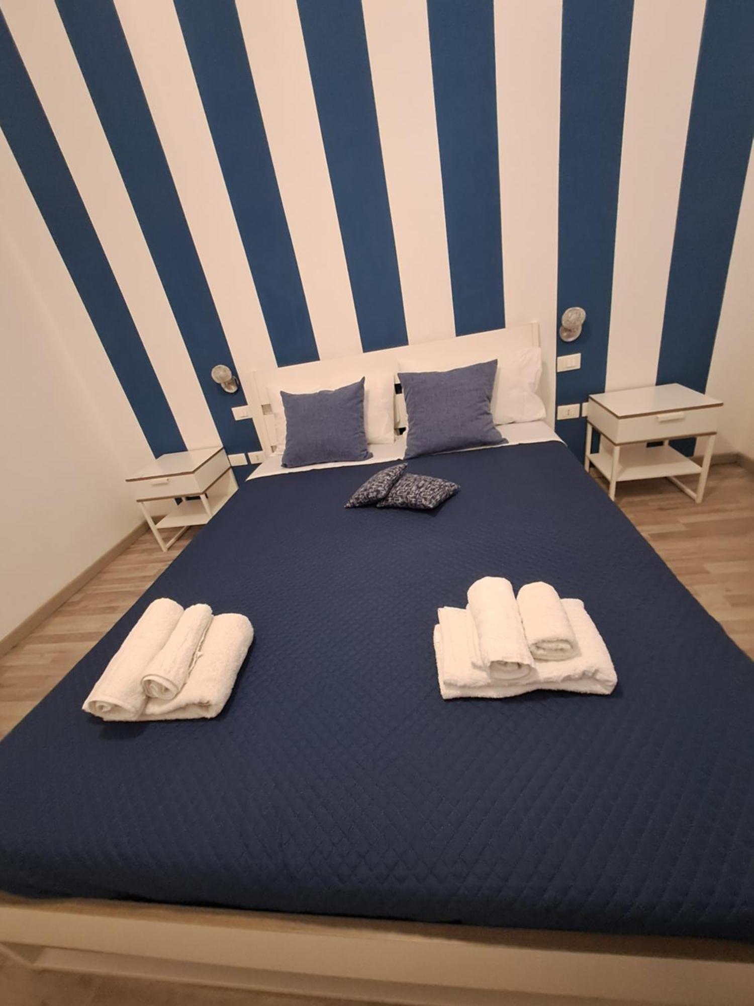 Bed & Breakfast Bedroom La Stazione *