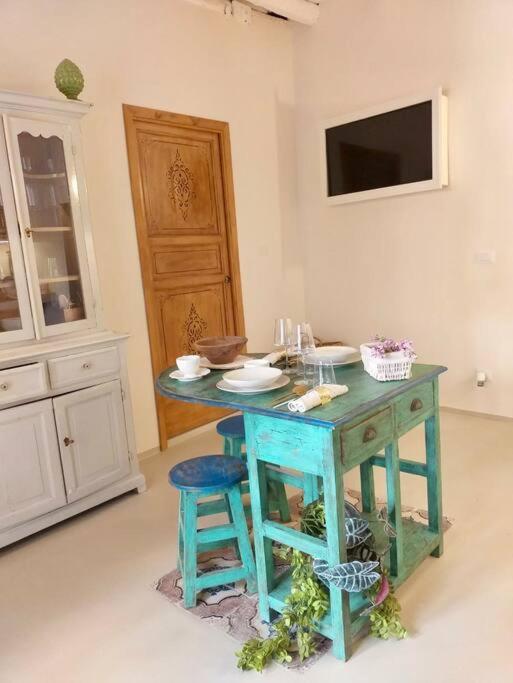 Exquiste With Outdoor Spaces *