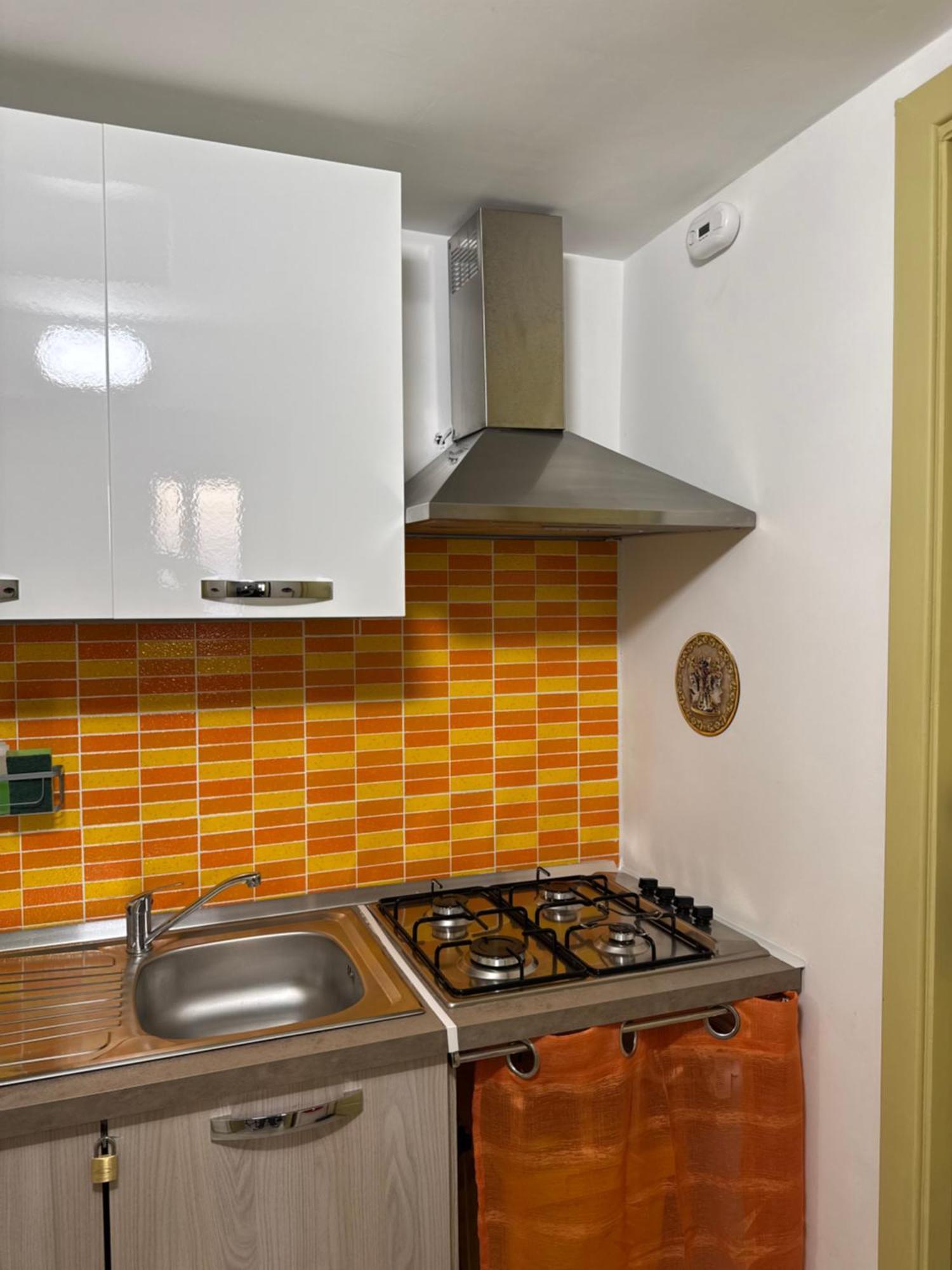 Apartment Orange Lemon Center *