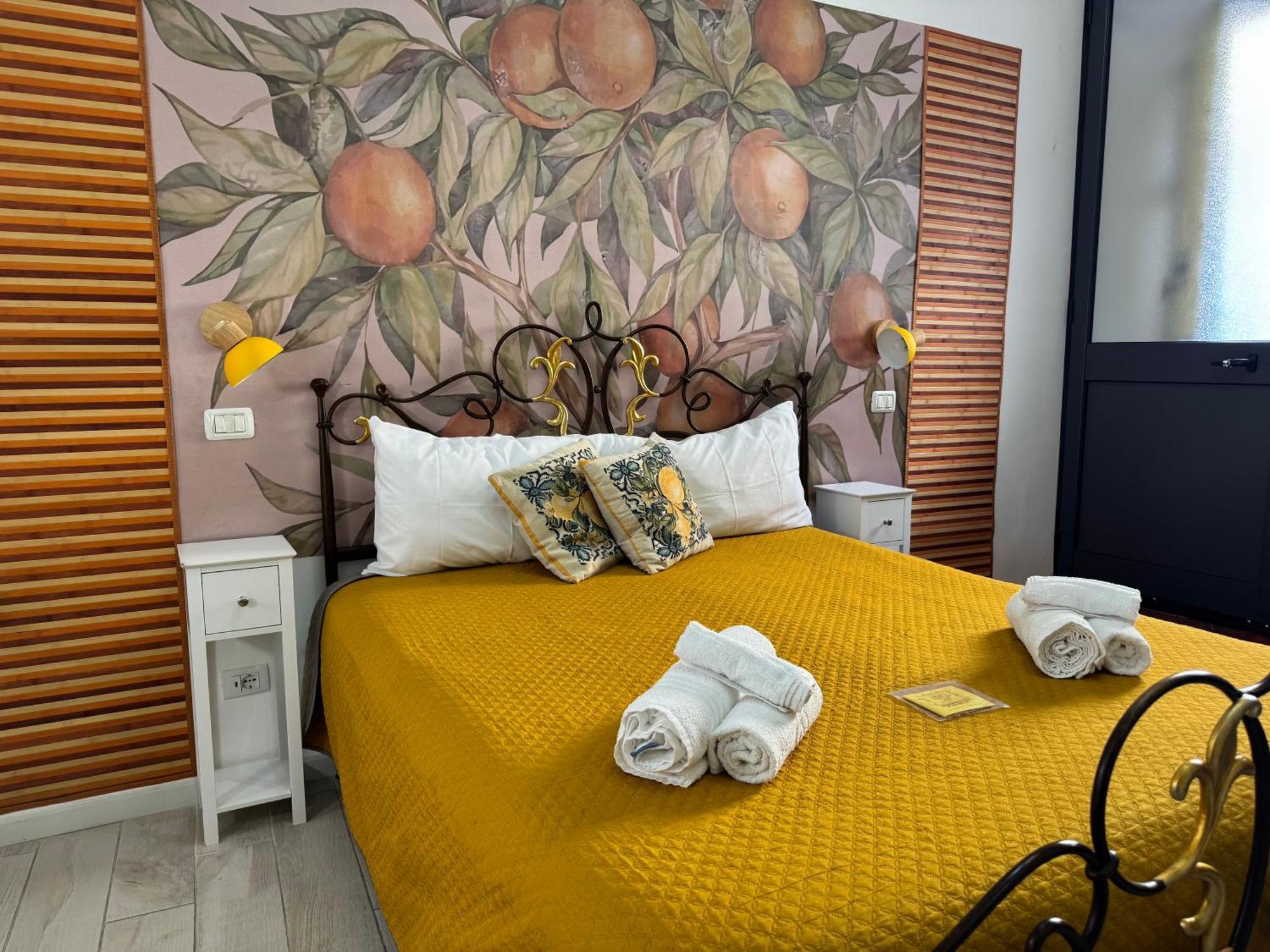 Orange Lemon Center Apartment Palermo