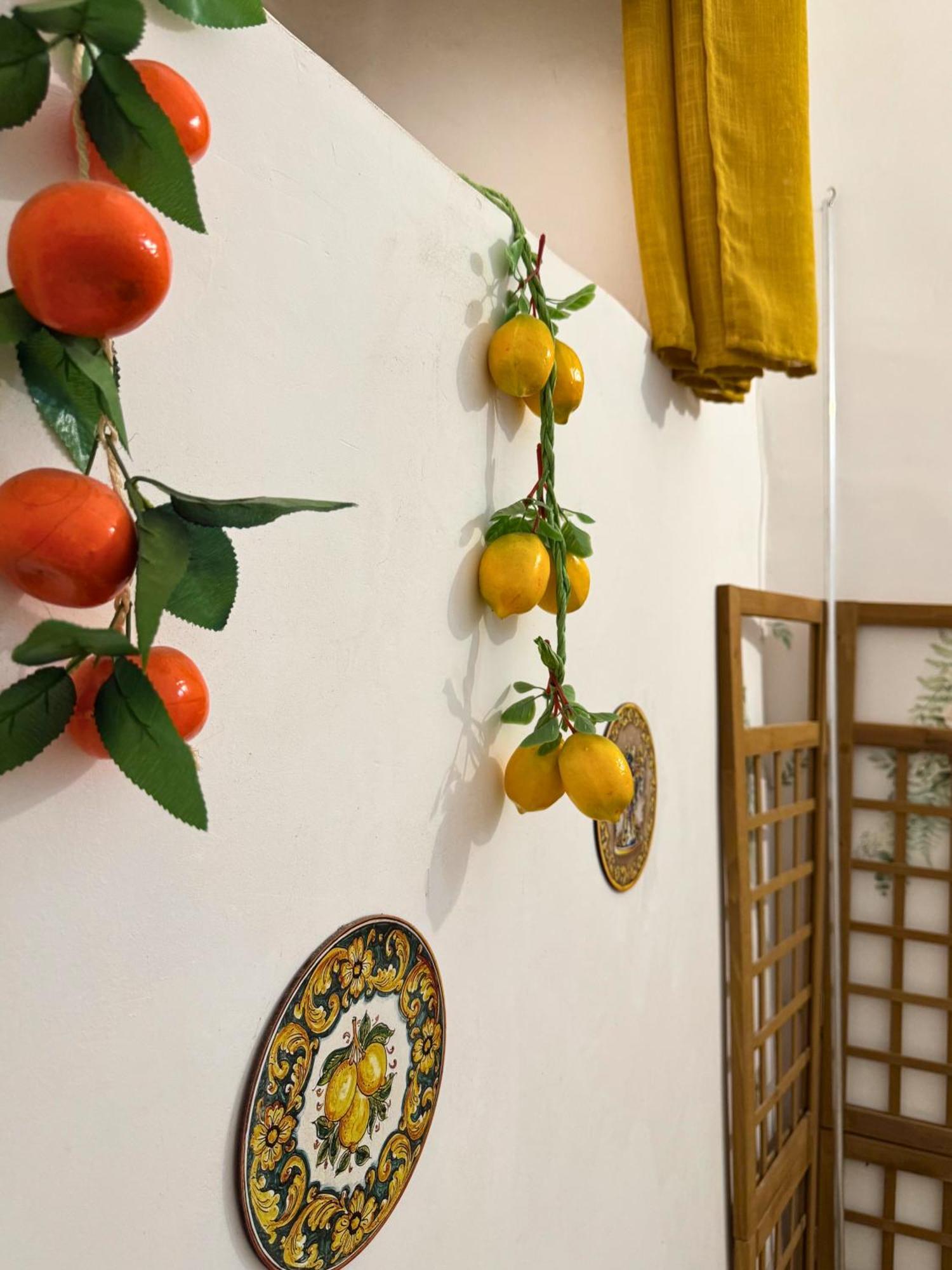 Orange Lemon Center Apartment *