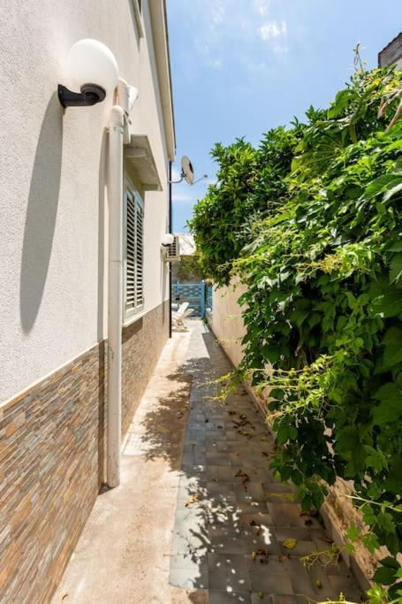 Apartment Bright In Mondello 350 M To The Palermo