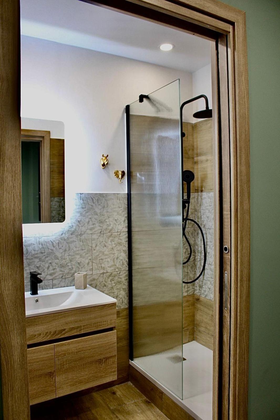 Avusa Guest house